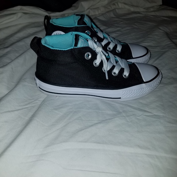 Childrens clothes and shoes - Picture 2 of 3